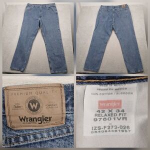 Wrangler Authentic Jeans Mens 42x34 Blue Relaxed Fit Denim